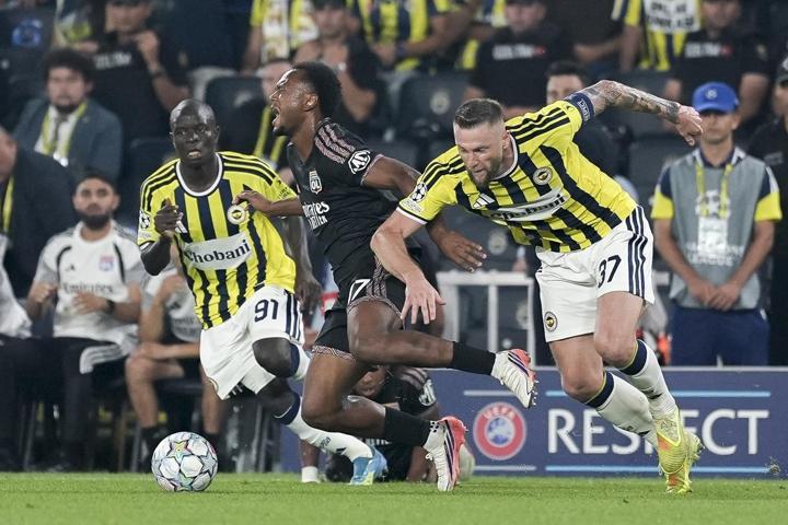 Fenerbahçeye eleştiri: İyi sinyaller vermiyor