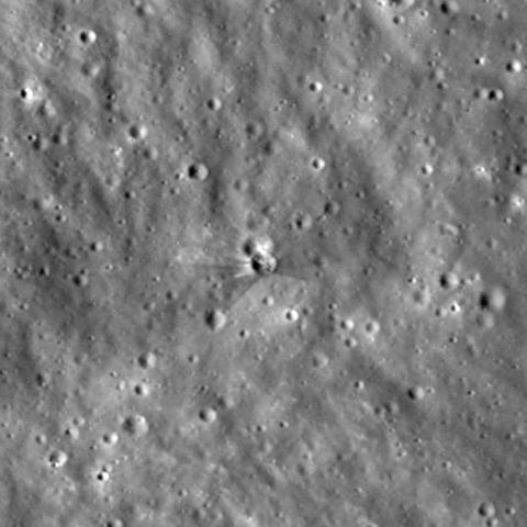 Ve günler sonra görüntüler geldi NASA paylaştı: İşte SpaceX roketinin Ay’da oluşturduğu yeni krater…