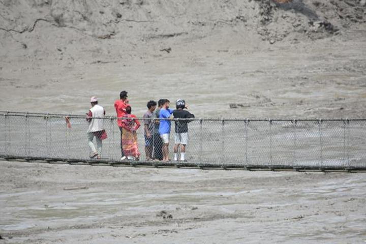 Nepalde sel felaketi Ölü sayısı artıyor, yüzlerce kayıp var