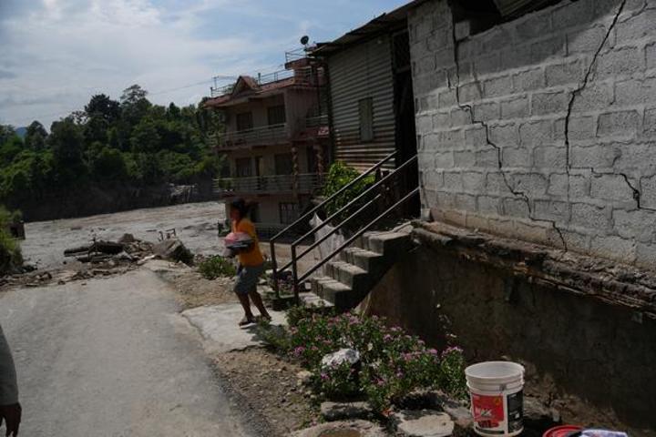 Nepalde sel felaketi Ölü sayısı artıyor, yüzlerce kayıp var
