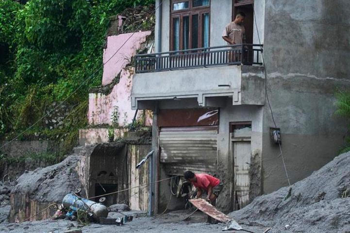 Nepalde ölüm seli nasıl geldi Dünya böylesini yaşamadı