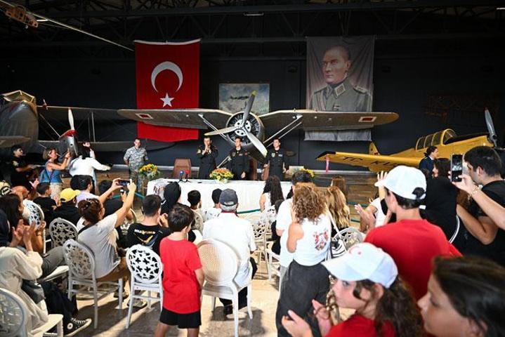 SOLOTÜRK, İstanbulda vatandaşlarla buluştu