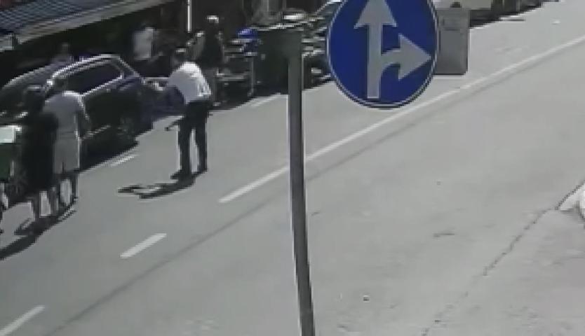 Motosikletimi neden çektin kavgası: Yumruk atan araç sahibini bıçakladı