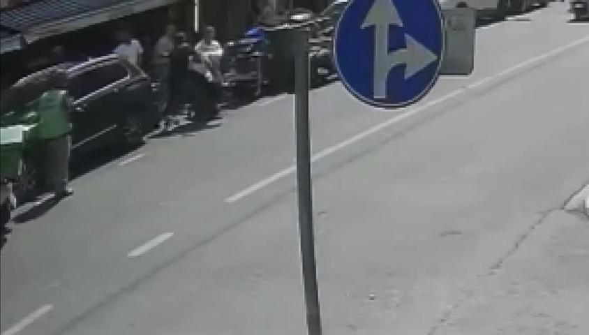 Motosikletimi neden çektin kavgası: Yumruk atan araç sahibini bıçakladı
