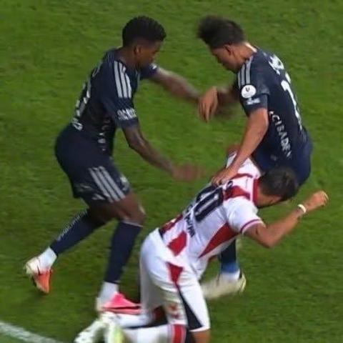 Fenerbahçede Semedo kırmızı kart görmeli miydi Samsunspor maçındaki iki pozisyon incelendi...