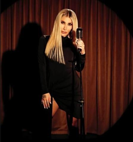 KENDİ KONSERDE, AKLI DAHA 17DE