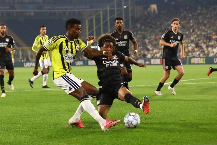 TRANSFER AÇIKLANDI | Fenerbahçe de ilgilenmişti Malick Fofana savaşanı kazanan belli oldu....