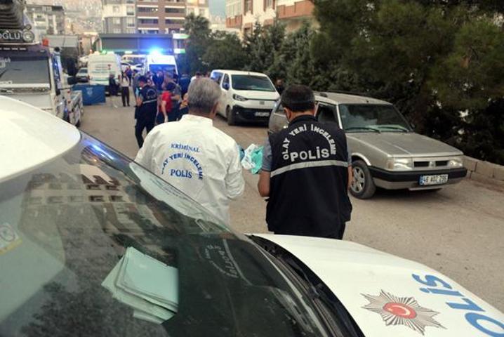 4 çocuk annesi olan eşini öldürüp intihar etti