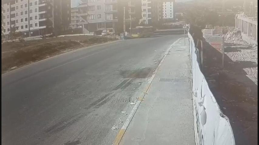 İETT otobüsü otomobile çarptı: 1i bebek 4 kişi yaralandı