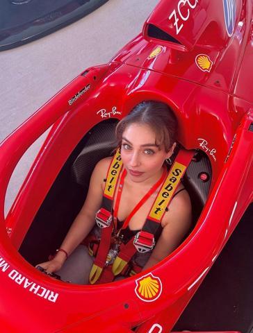 Güller ve Günahların Zeynepi Cemre Baysel, İtalyada F1 heyecanını yerinde yaşadı