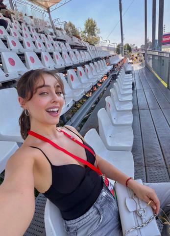 Güller ve Günahların Zeynepi Cemre Baysel, İtalyada F1 heyecanını yerinde yaşadı