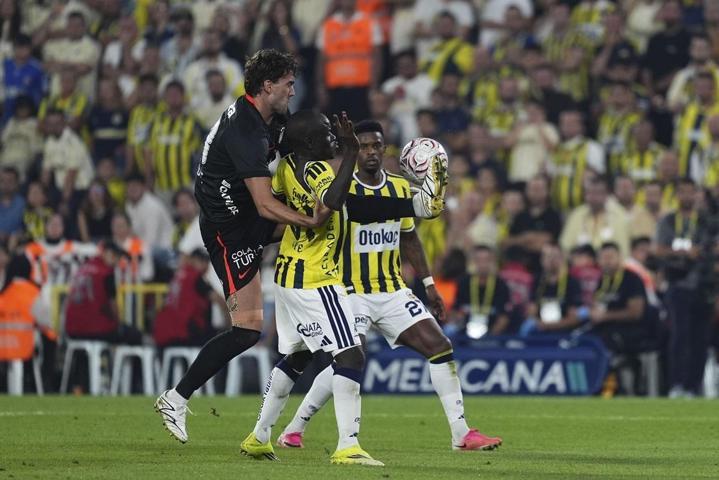 Nihat Kahveci’den derbi yorumu: VAR o hareketi görmüyor mu