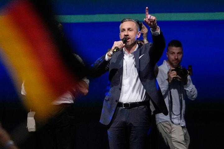 Almanyada şok etkisi yaratan seçim sonuçları: Aşırı sağcı AfDden açık ara zafer