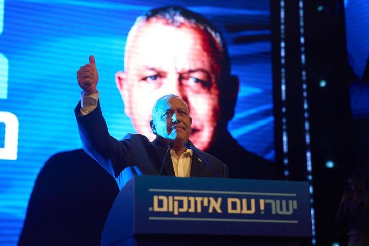 Bibi’yi kara kara düşündüren anket: Fark açılıyor