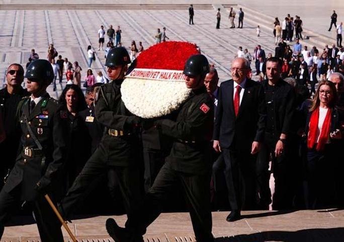 CHP 103üncü yaşını kutluyor Kemal Kılıçdaroğlu Anıtkabirde