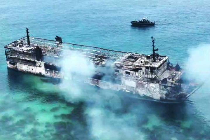 Filipinlerde feribot yangını faciası: 5 ölü, 87 kişi kayıp