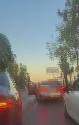 Trafikte ünlü oyuncu Melisa Döngele silahlı tehdit: Şüpheli tutuklandı