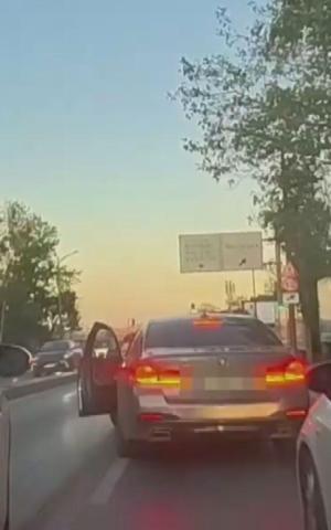 Trafikte ünlü oyuncu Melisa Döngele silahlı tehdit: Şüpheli tutuklandı