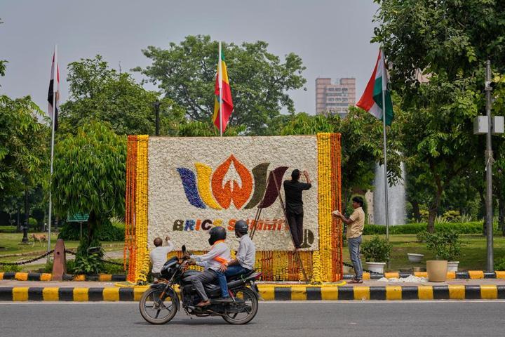 BRICS liderleri Yeni Delhide bir araya geliyor: Putin, Şi, Pezeşkiyan aynı zirvede Masadaki başlıklar…