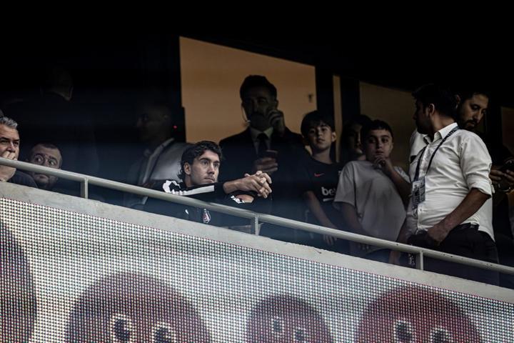 Nihat Kahveci: “Büyük takım taraftarı ‘rahat izleyeyim’ diyorsa, şu an bu lüks Beşiktaşlılarda var”