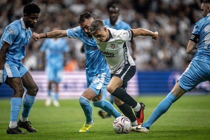Nihat Kahveci: “Büyük takım taraftarı ‘rahat izleyeyim’ diyorsa, şu an bu lüks Beşiktaşlılarda var”