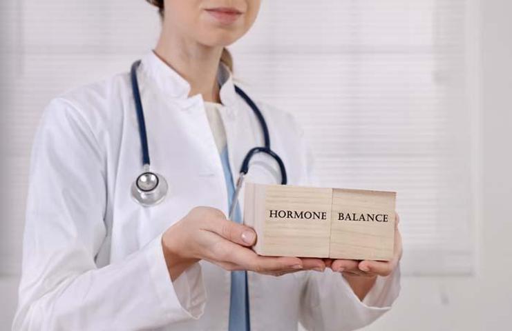 HORMONLARIN SESSİZ DİLİ: Her Yorgunluk, Kilo Değişimi, Uykusuzluk Normal Değil Hormon Bozukluğunun Gözden Kaçan Belirtileri