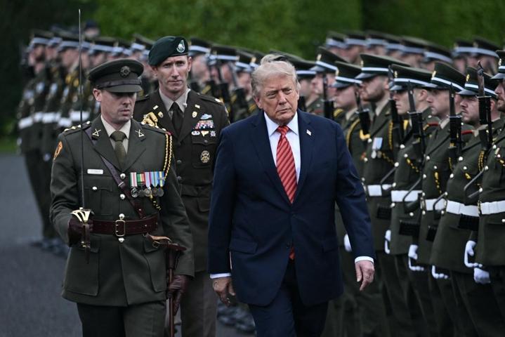 Trump’tan Dublin’de şaşırtan çıkış Bir sözüyle ortalık karıştı: “En nihayetinde birleşecek”