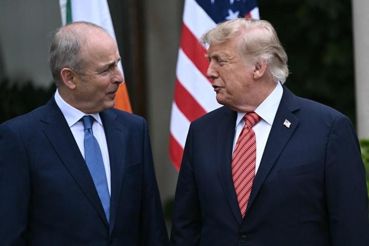 Trump’tan Dublin’de şaşırtan çıkış Bir sözüyle ortalık karıştı: “En nihayetinde birleşecek”