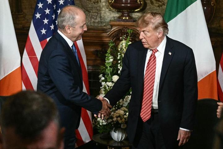 Trump’tan Dublin’de şaşırtan çıkış Bir sözüyle ortalık karıştı: “En nihayetinde birleşecek”