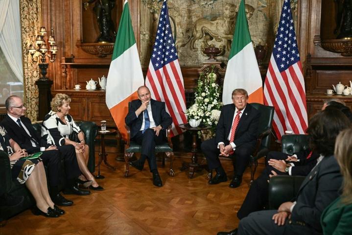 Trump’tan Dublin’de şaşırtan çıkış Bir sözüyle ortalık karıştı: “En nihayetinde birleşecek”