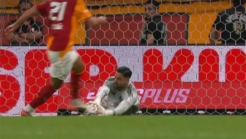 Galatasaray - Kocaelispor maçındaki gol iptalinde karar doğru mu Eski hakemler yorumladı...
