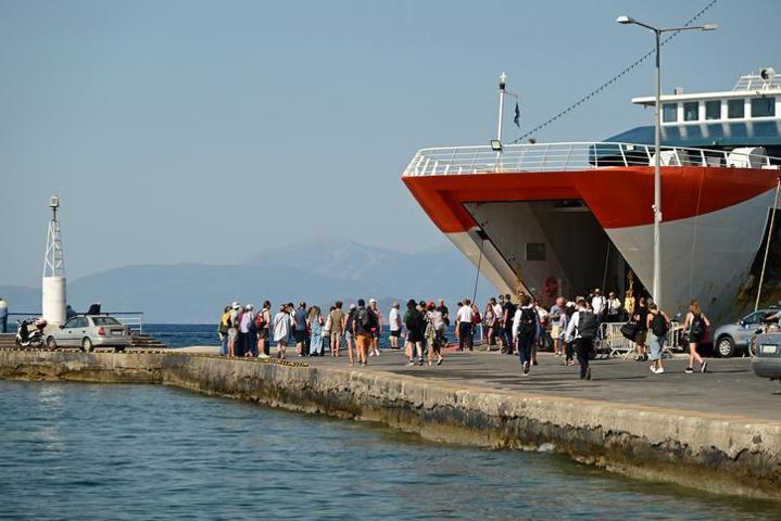 Eylülde rüya gibi tatil Yunanistanın eşsiz cenneti Aegina Adasında gezilecek yerler Atinaya 30 dakika uzaklıkta