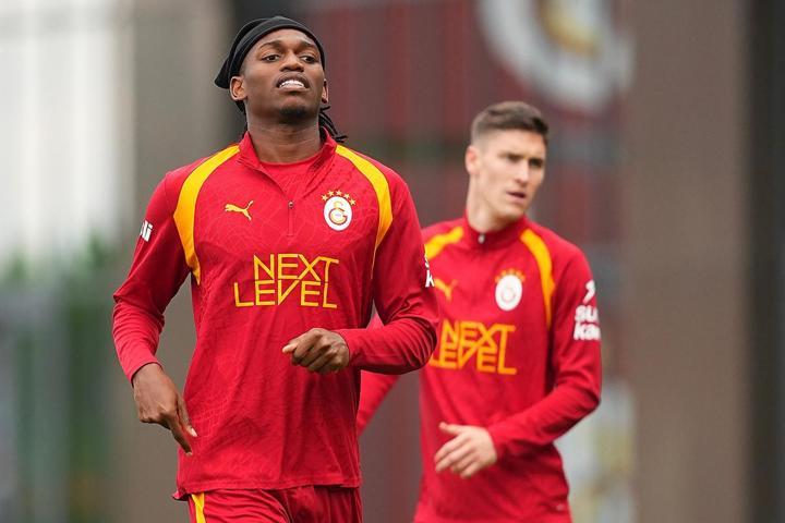 Galatasaray’da Trabzonspor mesaisi sürüyor