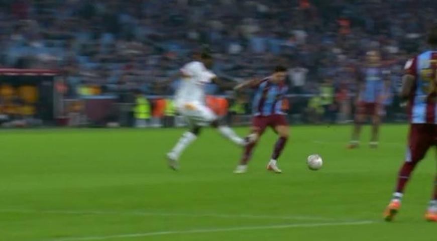 Trabzonspor - Galatasaray maçında ekstra kırmızı kart çıkmalı mıydı Eski hakemlerden net yorum