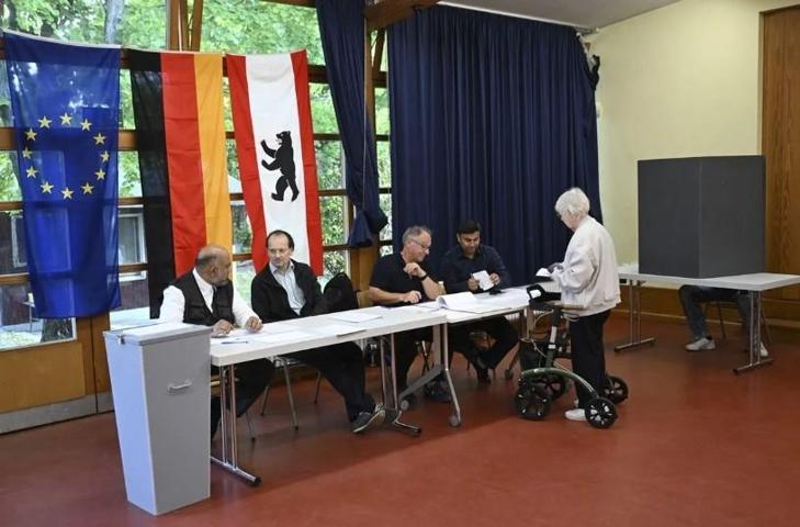 Berlinde sonuçlar netleşiyor Türk aday Elif Eralp zirveye yerleşti