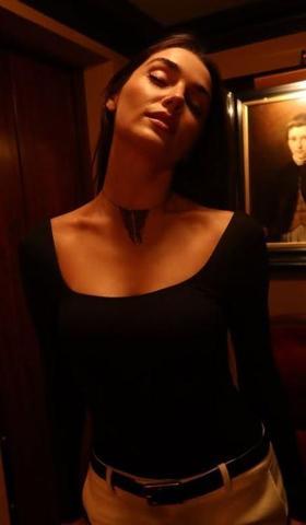 Hande Erçel tarzıyla sosyal medyayı salladı: Dünya güzeli