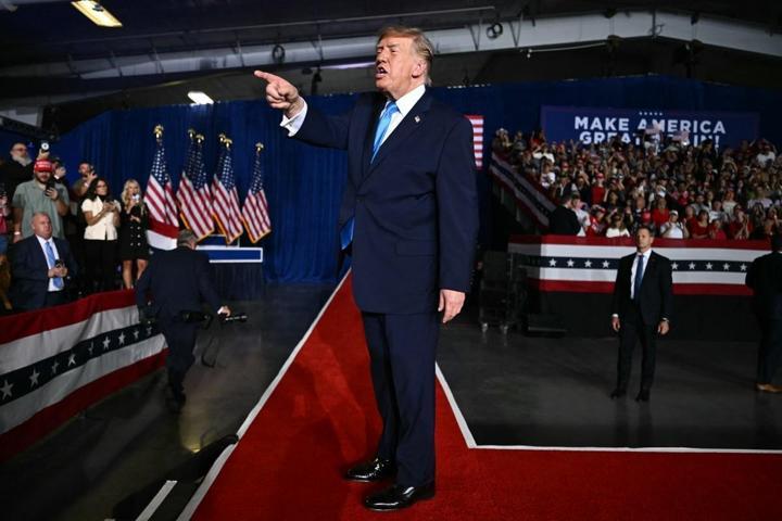 Trump’tan Californiayı ayağa kaldıran İran çıkışı: Bırakın Los Angelesı, San Diegoyu yok etsinler