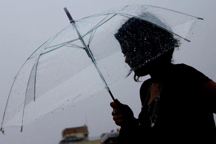 Meteoroloji uyarmıştı: Sağanak durmuyor İstanbulda hayat felç