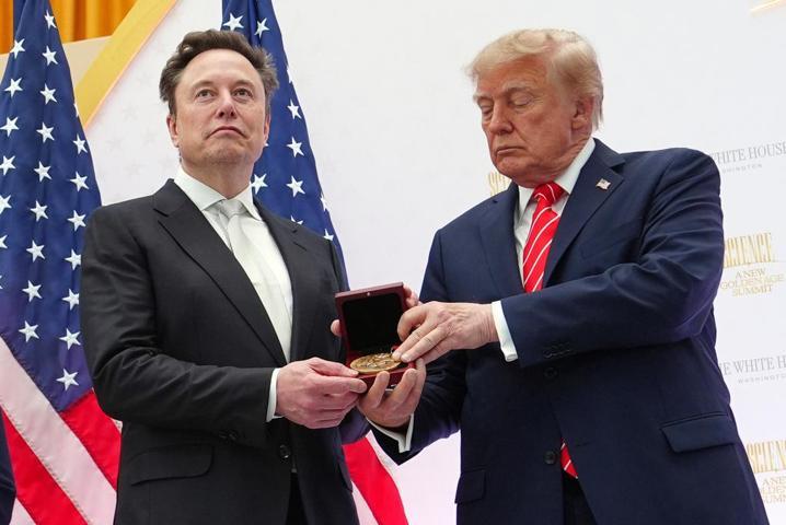 ‘Starlink’ itirafında bulunan Elon Musk: “Zelenski’nin gitme vakti”