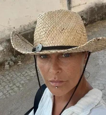 Hülya Avşarın son hali şaşırttı Estetik iddialarına bakın nasıl yanıt verdi