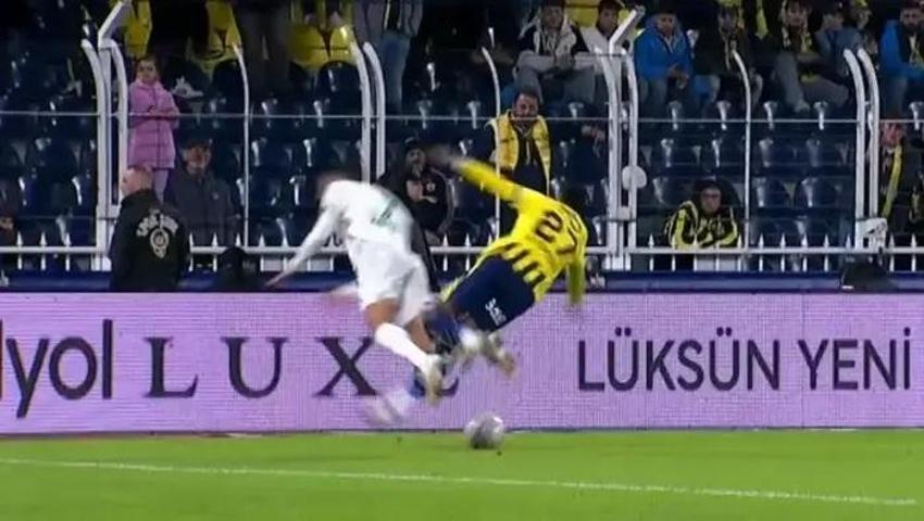 Fenerbahçenin iptal edilen golünde VARa tepki: Çok fena bir hata