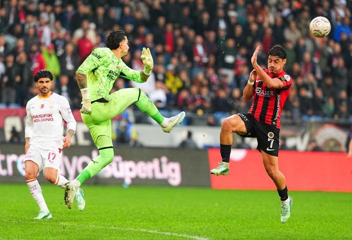 ‘Galatasaray’da çok sorun var’ Nihat Kahveci sert konuştu: ‘Bu oyunla Lille’den yine 3 yersin’