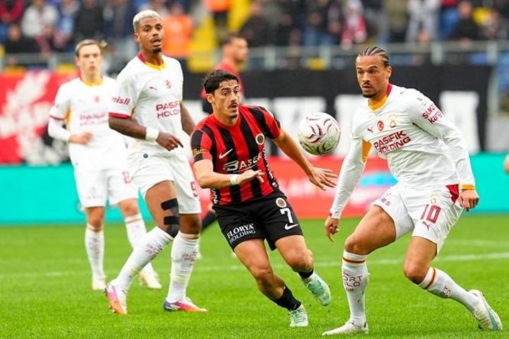 Galatasarayın yıldızına eleştiri: Artık yeter