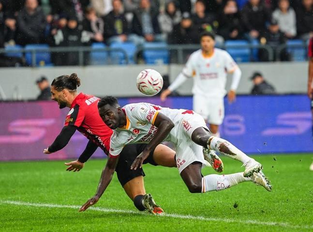 Galatasarayın yıldızına eleştiri: Artık yeter