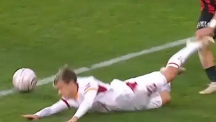 Galatasarayın yıldızına eleştiri: Artık yeter