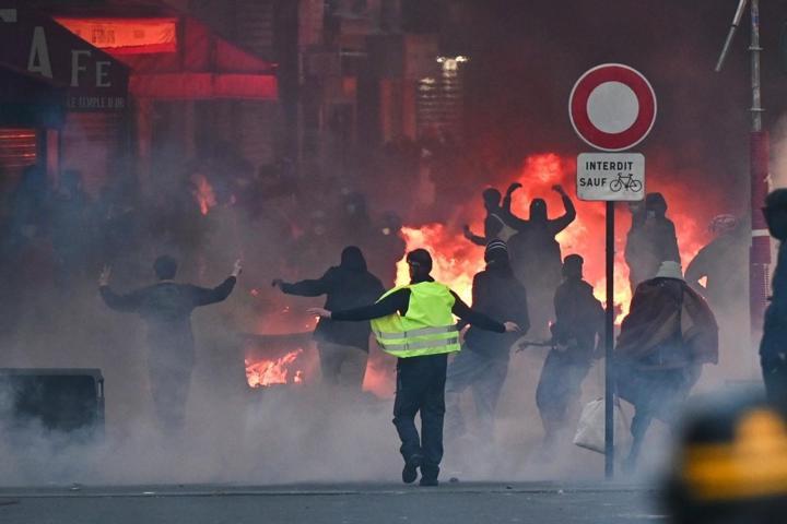 Fransada kontrolden çıkan protestolar: 3 soru 3 yanıt