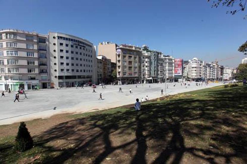 Taksimde yeni dönemin fotoğrafları
