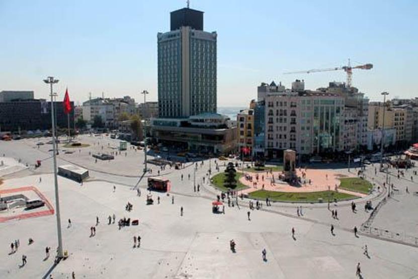 Taksimde yeni dönemin fotoğrafları