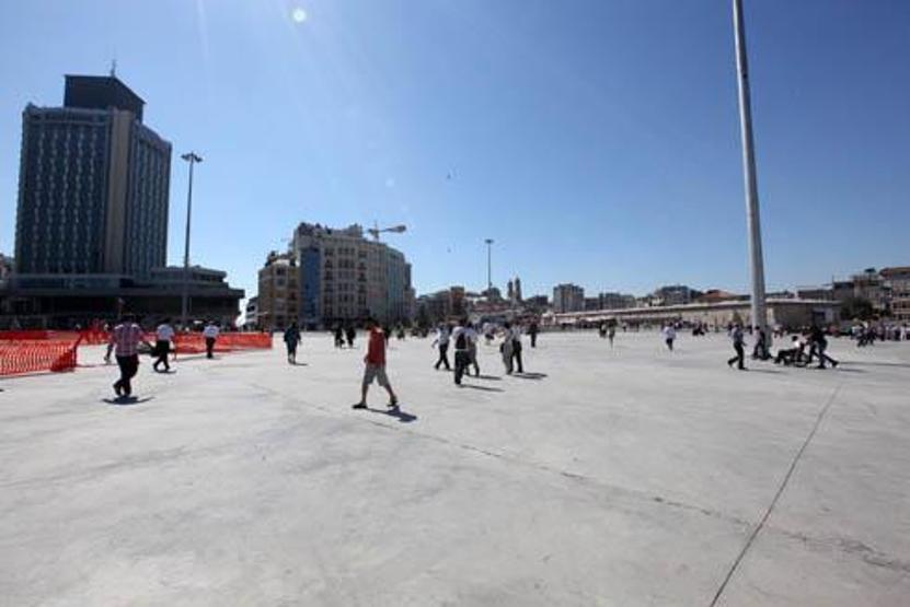 Taksimde yeni dönemin fotoğrafları