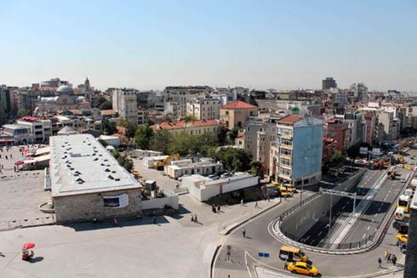 Taksimde yeni dönemin fotoğrafları